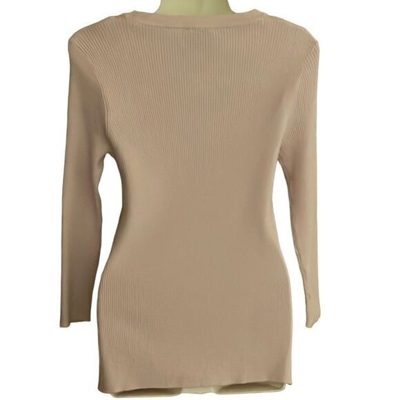 Carmen Marc Valvo Sweater Size Medium Lavender Pink Ribbed Keyhole Front NWOT - Picture 3 of 7